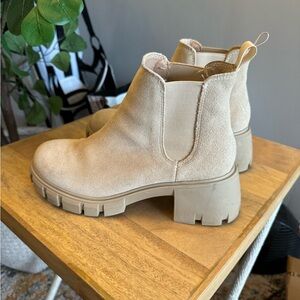Like New Steve Madden Suede Howler Boots